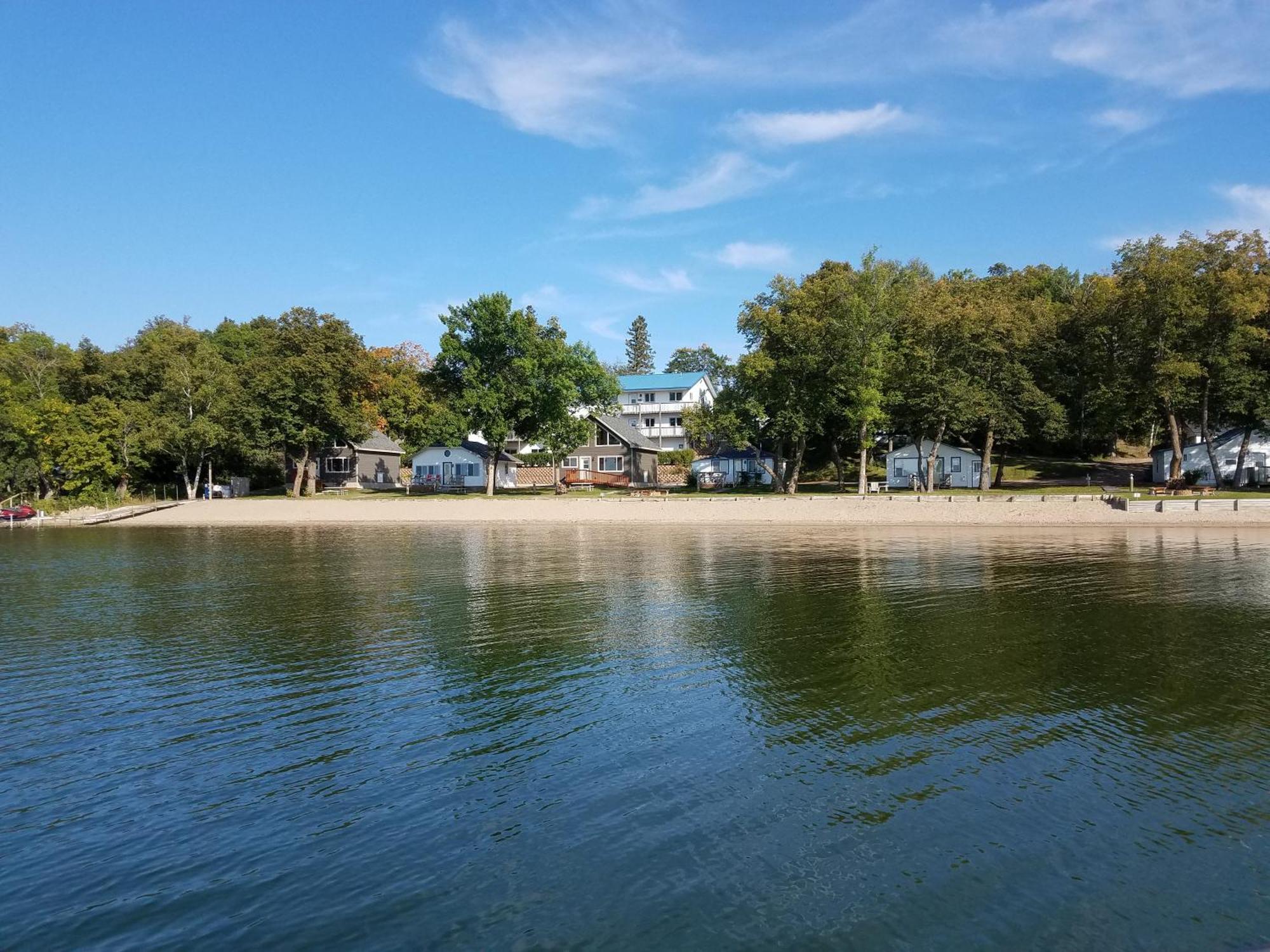 Viking Bay Resort And Lodge Miltona Bagian luar foto